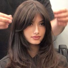 Mid Length Bangs Haircut, Haïr Cut Bangs Layers, Curtain Bangs Covering Forehead, 90s Mid Length Hair With Layers, 90s Blowout Hair Side Part, How I Style My Bangs, Mid Length Hair With Layers Brunette, Layered Haircut Brunette, Side Bangs Inspo