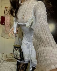 Steampunk Outfit Aesthetic, Victorian Revival Fashion, Lace Outfits Classy, Comfy Fall Outfits, Comfy Outfit, Fabulous Fall, Creative Halloween Costumes, Cozy Fashion