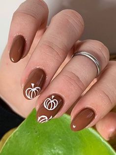 Transform your nails into works of art with our exquisite Fall Nail Art Designs! 🍂✨ Embrace the enchanting beauty of autumn with a stunning array of colors, patterns, and styles that will elevate your manicure game. From cozy sweater-inspired designs to elegant fall foliage, these nail art ideas capture the essence of the season. Explore the warmth of rich hues, playful accents, #FallNailArt #AutumnElegance #NailDesignInspiration 🍂✨ Thanksgiving Nail Designs, Simple Fall Nails, Halloween Acrylic Nails, Fall Gel Nails, Fall Nail Art Designs, Pumpkin Nails, Cute Nails For Fall, October Nails, Cute Gel Nails