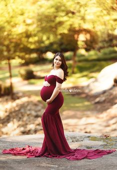 Merlot Signature Jersey {Monroe} Maternity Gown with tossable train Maternity Gown With Sweep Train, Fall Maternity Pictures, Photoshoot Gown, Maternity Photography Poses Pregnancy Pics, Sweetheart Neckline Dress, Maternity Gown, Maternity Pics, Fall Maternity, Maternity Photography Poses