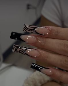 Nye Nails Acrylic, Pretty Nails Black, Cool Black Nails, Black And White Acrylics, Instagram Baddie Acrylic Nails, Black Nail Sets, Texture Nails, Nail Art Acrylic Nails, Nail Designs Ideas