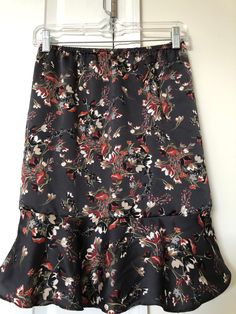 This beautiful ruffle skirt is an ideal for summer time.  Beautiful floral prints with elastic waist.  There is no return.  Please contact us if you have any questions.   Red floral made with cotton fabric PETITE SIZES SIZES    WAIST    LOW HIP XXSP00P23"           33" XSP0P      24"           34" XSP2P      25"           35" SP      4P      26"           36" SP      6P      27"           37" MP      8P      28"           38" MP     10P      29"           39" LP     12P      30½"     40½" LP     14P      32"           42" XLP.    16P      34"            44" Red Tiered Mini Skirt With Floral Print, Red Floral Print Tiered Mini Skirt, Red Floral Print Mini Skirt, Floral Print Relaxed Mini Skirt, Ruffles Skirt, Skirt Short, Staten Island, Ruffle Skirt, Short Skirt