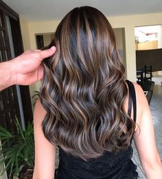 Straight Black Hair Highlights, Neutral Brown Highlights On Dark Hair, Highlight With Black Hair, Highlight Black Hair, Black Brown Balayage, Caramel Highlights On Black Hair, Dark Brunette Balayage Hair, Bleach Hair Color, Bob Balayage