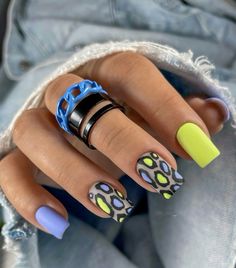 #маникюр #�маникюрдляначинающих Sassy Nails, Model Nails, Animal Print Nails, Bright Nails, Gem Nails, Oval Nails, Valentines Nails, Polka Dot Pattern, Holiday Nails