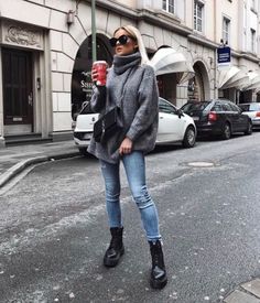 10 Winter Outfits, Converse Outfits, Doc Martens Outfit, Look Adidas, Combat Boot, Street Style Winter, Autumn Fashion Casual, Summer Fashion Trends, Winter Trends