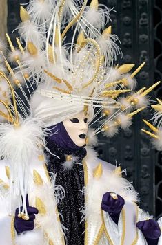 Venice Festival, Carnivale Mask, Hidden Faces, Venice Carnival Costumes, Watch And Pray, Venetian Carnival, Venice Carnival