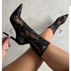 Brand New Shoes From Simmi. Comfortable Fit Never Warned. I Am Selling Because It’s A Size 8 And Way Too Big For Me It Fits More Like An 8 1/2 Simmi Shoes, Vintage Style Shoes, Trending Heels, Black Stiletto Heels, Pointy Heels, Zipper Heels, Lace Heels, Seductive Clothes, Black Stilettos