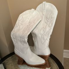 Never Worn White Fitted Casual Boots, Casual White Fitted Boots, Casual White Wide Calf Boots, Gladiator Sandals Heels, White Cowboy Boots, Patent Leather Loafers, Navy Shoes, Black Loafers, Leather Boots Women