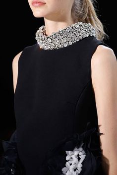 2015 Couture, Vestidos Retro, Couture Details, Giambattista Valli, Moda Vintage, Look Vintage, Black White Fashion, Fall 2015, Couture Collection