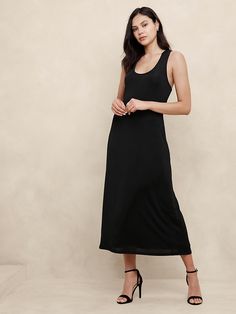 Elegant Scoop Neck Maxi Dress For Summer, Elegant Solid Color Scoop Neck Dress, Chic Stretch Sleeveless Dress With Scoop Neck, Chic Sleeveless Scoop Neck Stretch Dress, Chic Stretch Midi Dress With Scoop Neck, Chic Scoop Neck Midi Dress, Chic Solid Dress With Scoop Neck, Elegant Scoop Neck Slip Dress For Night Out, Chic Stretch Maxi Dress With Scoop Neck