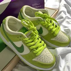 Condition: Brand New With Box. Never Worn Unisex Product Code: Dm0807-300 Brand: Nike Model: Nike Sb Dunk Retro Low Green Apple - Sneakers Colorway: Green Sb Dunks, Pretty Sneakers, Fresh Shoes, Cute Sneakers, Nike Sb Dunk, Hype Shoes, Cute Nikes, Girly Shoes, Nike Sb Dunks