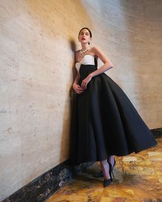 Carolina Herrera Pre-Fall 2023 [PHOTOS] – WWD Carolina Herrera Dresses, Pre Fall 2023, Moda Outfit, Event Dress, Pre Fall Collection, Graduation Outfit, Outfit Look, 2023 Collection