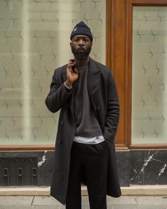 Normcore Aesthetic Men, Mens Layering Outfits, Overcoat Outfit, Mantel Outfit, Japanese Mens Fashion, Textured Layers, Fall Outfits Men, Dapper Style