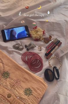 Desi girl aesthetic How To Take Desi Aesthetic Photos, Desi Snap Aesthetic, Desi Post Ideas, Desi Usernames For Instagram, Desi Username Ideas, Desi Picture Ideas, Desi Layout Aesthetic, Desi Girl Aesthetic, Diwali Aesthetic