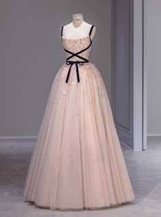 Paolo Sebastian, Evening Dresses Uk, Princess Ball Gowns, Korean Fashion Dress, Ball Gowns Evening, Party Gown, Ballroom Dress