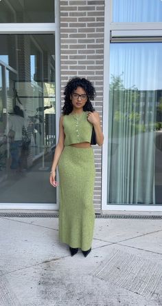 Earthy Brunch Outfit, Fall Vacation Outfits Black Women, College Fdoc Outfits, Earthy Classy Outfits, Classy Chic Summer Outfits, Earthy Formal Outfits, Neutral Fits Aesthetic, Classy Earthy Outfits, Lover Archetype Outfits