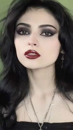 Dark Eyeshadow Red Lips, Red Dark Makeup, Light Dark Makeup, Dark Red Lip Makeup Look, Red And Black Makeup Looks, Dark Lipstick Looks, Goth Halloween Makeup, Dark Makeup Ideas, Light Goth Makeup