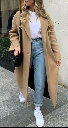 Brown Coat Outfit, Casual Winter Outfits For Women, Peacoat Outfit, Winter Outfits 2024, Coat Outfit Casual, Winter Outfits For Women, Winter Coat Outfits, Europe Outfits