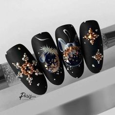 Chrismas Nail Art, Nye Nails, New Years Nail Art, Xmas Nail Art, New Years Nail Designs, New Years Eve Nails, Fingernail Designs, Christmas Nails Easy