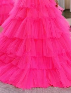 Ballkleid Ballkleider Rückenfreies Kleid Formale Hochzeitsgäste Bodenlang Ärmellos Trägerlos Tüll mit Rüschen Strapless Tulle Dress For Pageant, Sleeveless Tulle Ball Gown For Wedding, Strapless Tulle Pageant Dress, Sleeveless Tulle Gown For Wedding, Sleeveless Organza Tutu Dress For Wedding, Pink Tutu Dress For Wedding And Prom Season, Strapless Tulle Wedding Gown, Tulle Gown For Pageant, Sleeveless Tulle Wedding Dress For Pageant