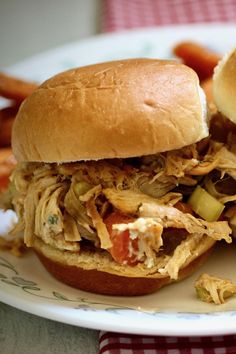 Rotisserie Chicken Buffalo Sliders, Buffalo Chicken Sliders Recipes, Buffalo Chicken Sliders, Easy Buffalo Chicken, Buffalo Wing Sauce, Chicken Sliders, Wing Sauce, Buffalo Chicken, Blue Cheese