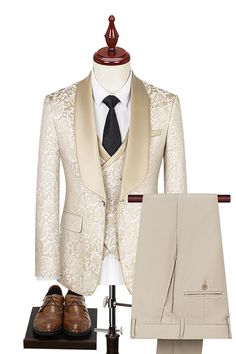 Bradymensuit custom made this Beige Shawl Bollar Men Jacquard Three Piece Suit | Men Wedding Suits with rush order service. Discover the design of this Off White Jacquard Shawl collar Single Breasted mens suits cheap for prom. Suit Wedding Dress, Lapel Wedding, Wedding Dress Groom, Jacquard Suit, Male Suit, Baju Kahwin, Mens 3 Piece Suits, Vowel Renewal, Groom Suits