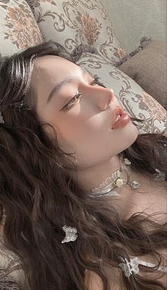 Korean Fairy Aesthetic, Model Makeup Natural, Date Night Makeup, Natural Glowing Skin, Fairy Makeup, Pretty Ppl, Models Makeup, Makeup Makeover