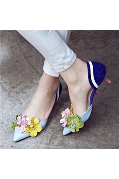 Shoes With Flowers, Flower Shoes, Simple Shoes, Fancy Shoes, Floral Shoes, Fabulous Shoes, Shoe Clips, Diy Shoes, Leather Shoes Woman