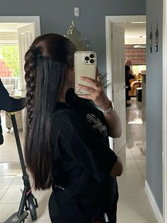 Hairstyles For Long Straight Brown Hair, Long Black Hair Hairstyles Ideas, Dark Brown Straight Hairstyles, Braided Hairstyle Straight Hair, Rough Hair Styles Women, Braid Half Up Hairstyles, Half Up Half Down Hair Simple Casual, Hair Down With Braids Hairstyle, Half Up Half Hairstyles