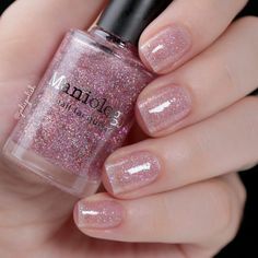 Shine a little brighter! Glisten is a pretty pink-tinted nail polish that features pink metallic and rainbow holographic glitters. We made sure to include a multitude of glitter sizes and colors for added dimension and sparkle. Each bottle includes 13ml of polish. SHINE ON: Bring some sparkle to your manicure with a touch of sheer pink nail polish loaded with pink metallic and rainbow holographic glitters. NAILED IT: Our regular nail polishes allow you to explore your creativity with special eff Sheer Pink Nail Polish, Pink Glitter Nail Polish, Pink Glitter Nail, Nail Art For Girls, Gold Glitter Nail Polish, Silver Glitter Nails, Natural Nail Designs, Rainbow Holographic, Pretty Nail Polish