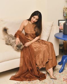 Celebrity Casual Outfits, Outfits Dress, Pakistani Dress Design, Pakistani Actress, Casual Dinner Outfit, Designer Suits, Brown Fashion, Pakistani Dresses, Girly Photography