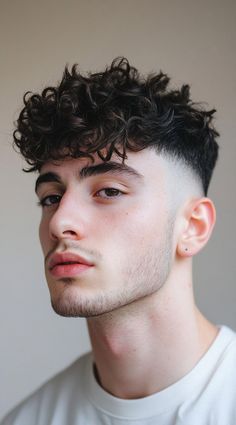 Loose Curls Men, Very Curly Hair Men, Drop Fade Curly Hair, Curly Fade Haircut Men, Loose Curly Hairstyles, Very Curly Hair, Male Haircut