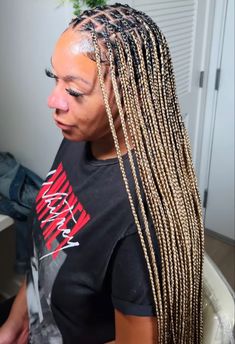 Small Box Braids Hairstyles Blonde, Dark Blonde Knotless Braids, Small Box Braids Blonde, Blond Small Box Braids, Knotless Braids Hairstyles Blonde, Extra Small Knotless Box Braids Blonde, Blonde Medium Box Braids, Small Knotless Box Braids Long With Color