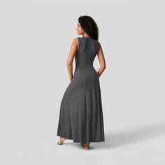 Style: CasualFit: RegularFabric: PolyesterPattern: SolidElement: ButtonNeckline: Crew NeckSleeve Type: OthersSleeve Length: SleevelessProduct Type: A Line DressOccasion: DailyDress/Skirt Length: MidiMain Composition: PolyesterSeason: Summer Spring Collection, Skirt Length, Swing Dress