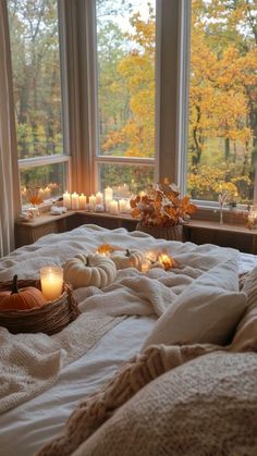 Small Shared Bedroom, Mood Room, Walk In Closet Organization, Fall Bedroom Ideas, Organizing Walk In Closet, Christmas Coffee Table Decor, Pax Romana, Outdoor Decor Ideas, Closet Organization Ideas