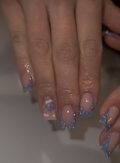 Short Nails Bday, Nail Ideas For Prom Short, Fake Nail Designs Acrylics Short, Short Euphoria Nails, Trendy Birthday Nails Short, Acrylic Nails For Concert, Short Nail Birthday Designs, Short Nail Designs Prom, Birthday Acrylic Nails Medium