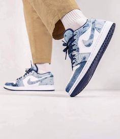 Air Jordan 1 Washed Denim,Washed Denim Air Jordan 1 Women Outfit Jordan 1 Low Blue Outfit, Jordan 1 Low Blue, Jordan Store, Nike Air Jordans Outfit, Outfits Jordans