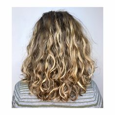 Perm Ideas, Wavy Layers, Curly Lob, Haircut 2024, Short Layers, Curly Hair Cuts, Hair Inspo Color, Hair Long