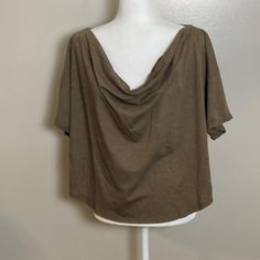 Nwt We The Free Boxy Oversized Draped Neckline Short Sleeve T-Shirt Sz Small In Brown Retail $58 Purchased From La Vendor Lightweight Fabric Stock Pics For Fit Reference Mannequin Form Is Sz 6 Pit To Pit 23” Front Length 21” Any Questions Please Ask Fast Shipping Clean And Smoke Free Home A Bit Wrinkled Due To Packaging 111122b Keywords: Boho Bohemian Casual Loose Fp Gypsy Feel Good Simple Easy Wear Wardrobe Outfit Clothing Usa Fp Free People Fashion Trend Brand Longline Summer Comfy Comfortable Free People Fashion, Fit Reference, Balloon Sleeve Top, Draped Neckline, Free People Style, Dolman Sleeve Tops, Wardrobe Outfits, Oversized Blouse, Tie Dye Long Sleeve