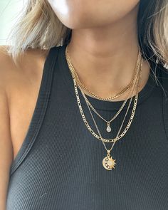 Gold Jewelry Casual Outfit, Stack Necklaces Gold, Necklace Combos Aesthetic, Necklaces Combo, Chic Gold-plated Layered Chain Necklace, Cheap Gold-tone Necklaces For Layering, Elegant Gold Layered Necklace With Chunky Chain, Layered Necklaces Aesthetic, Trendy Gold Necklace For Streetwear