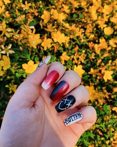 Harley Quinn Inspired Nails Harley Quinn Nails Designs, Harley Quinn Nails, Alice Nails, Joker E Harley Quinn, Harley Tattoos, Character Nails, Princess Nails, Nagel Design, Birthday Fit