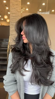 How beautiful is this hair✨ • • • • • • • __________________________________________________ #hairtransformation #hairtutorial #tutorial… | Instagram Long Hairstyles Thick Wavy Hair, Brown Layered Hair Long, Hair Inspo For Black Hair, Long Layered Haircuts Black Hair, Jet Black Layered Hair, Short Long Layered Hair, Layers For Long Length Hair, Baterflay Haircut Long, Layered Hair Balayage