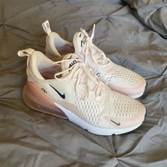 Nike Pink/White Shoes. Only Worn A Few Times, Great Condition! 270 Air Max Shoes, Soft Pink Shoes, Nike Air Max 270 White, Nike Airmax 270, Shoes Nike Air, Cute Nike Shoes, Nike Air Max For Women, White Sneakers Women, Air Max Women