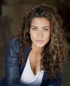 Curly Hair Models Photography, Curly Hair Models, Aesthetic People, Stunning Eyes, Long Curly Hair, Photography Women, Long Curly, Beauty Face, Pretty Woman