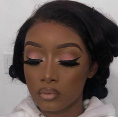 Makeup Ideas Black, Prom Makeup Ideas, Maquillage Yeux Cut Crease, Birthday Makeup Looks, Natural Glam Makeup, Prom Makeup Looks, Soft Glam Makeup