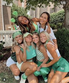 St Patrick’s Picture Ideas, At Patrick’s Day Party Outfits, St Patrick’s Day Parade Outfit, At Patrick’s Day Bachelorette, St Pattys Outfit, St Patrick’s Day Sorority Banner, Party Outfit College