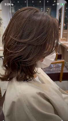 Korean Haircuts, Shortish Hair, Medium Length Wavy Hair, A Hairstyle, Layered Haircuts For Medium Hair, Hair Inspiration Short, Short Layered Haircuts, Short Hair Tutorial, Shot Hair Styles