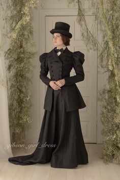 Luxury Fitted Victorian Dress For Daywear, Victorian Shawl 19th Century, Luxury Victorian Evening Outerwear, Librarian Character, Amazon Jacket, Edwardian Aesthetic, Victorian Inspired Fashion, Horse Riding Jackets, Historic Dresses