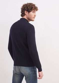 An example of Saint James' know-how, our BOURBOULE sweater features our iconic tight-knit stitch, enhanced by herringbone knit detailing on the collar. Made in Saint James, Normandy, France. - Cardigan knit- High Neck with herringbone motif buttons- Rib trim on cuffs and lower body- 100% Wool- Comfort fit- Length: 28"