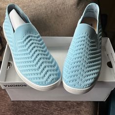 Sonoma Goods For Life Comfort Knit Shoe ! Breathable With Comfy Ortholite Eco Lace Less Slip On Shoe! Beautiful Light Blue! Size 8 Fits True To Size New In Box Black Flat Leather Shoes, Light Blue Shoes, White Slip On Shoes, Black Leather Dress Shoes, Animal Print Flats, Memory Foam Shoes, Slip On Shoe, Knit Shoes, Black Leather Flats